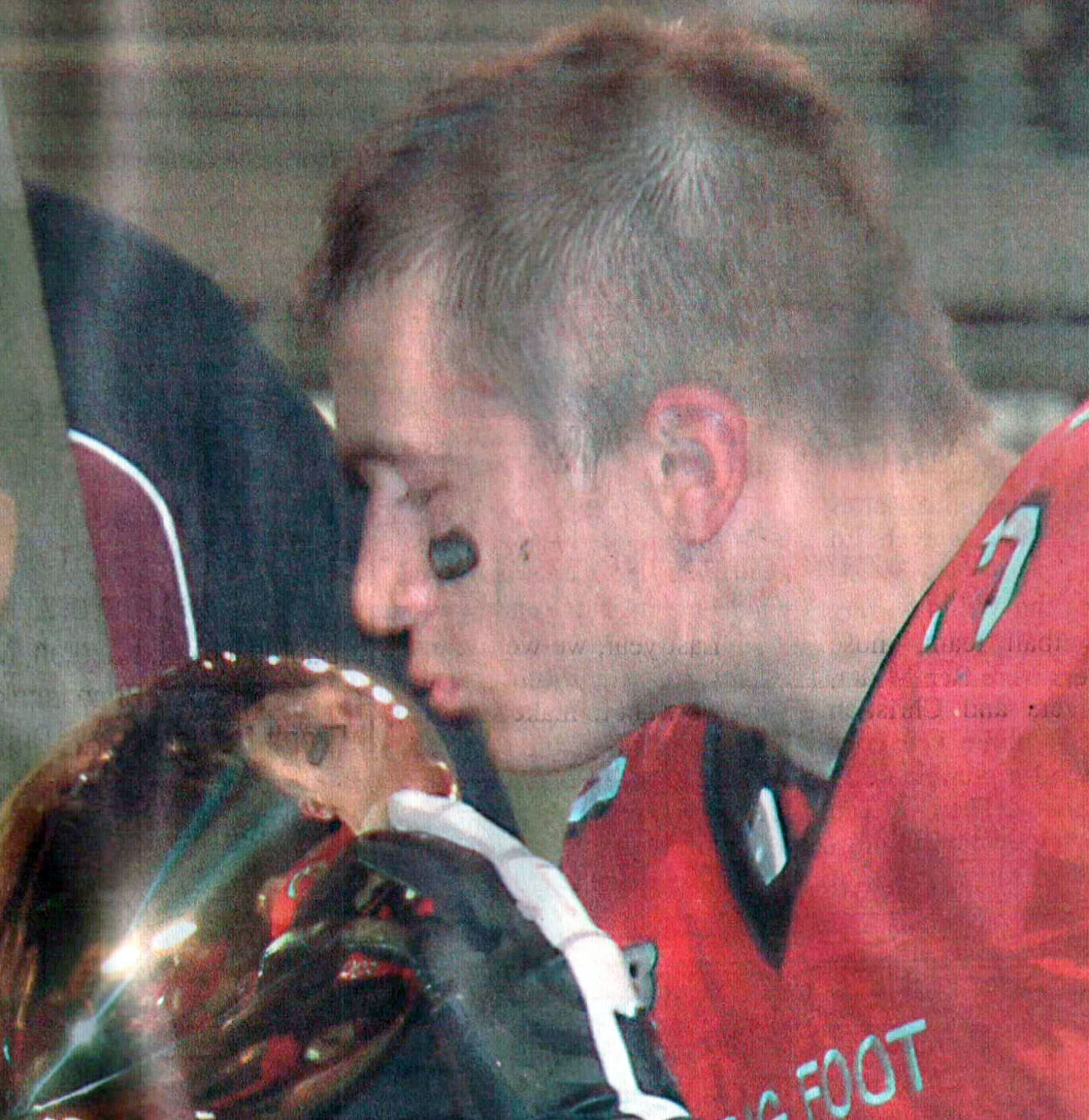 Trophy kiss
